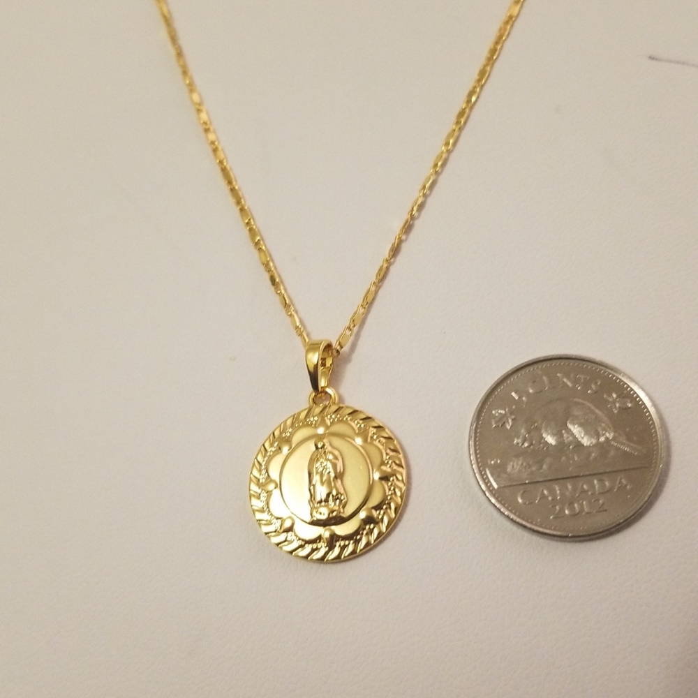 Mama Mary Pendant